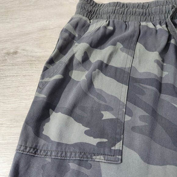 Splendid High Waisted Green Camo Joggers Pants Women's Size L - Picture 5 of 11